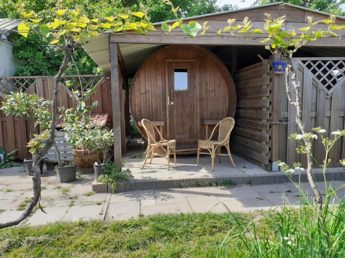 Wijndomein De Vier Ambachten -Overnachten In De Wijngaard Simonshaven Exterior foto